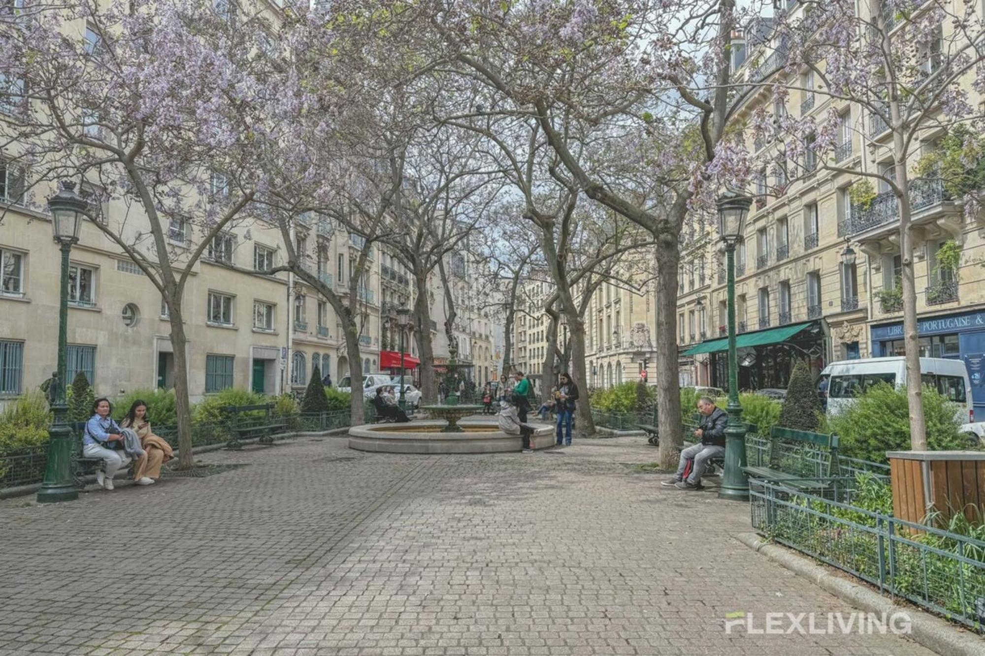 Flexliving - One Bedroom - Estrapade Apartment